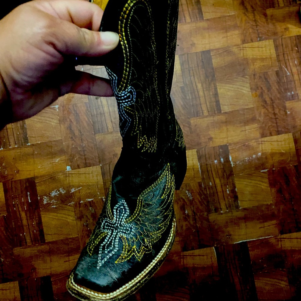Nice boots!!